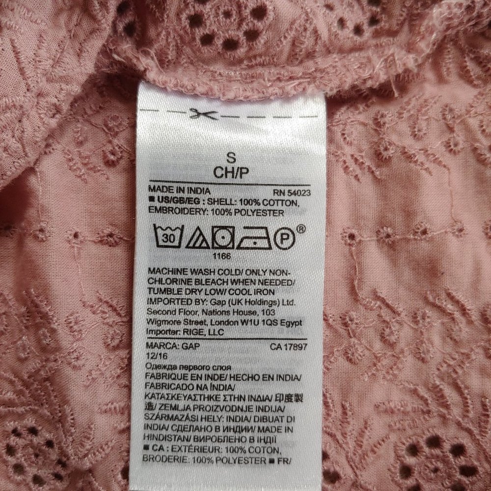 GAP eyelet top with 3/4-length sleeves (size S) - Picture 6 of 6